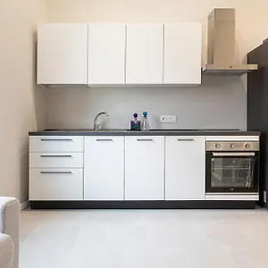 https://the-naviglis-house-2-romolo-station.italymilanhotels.net