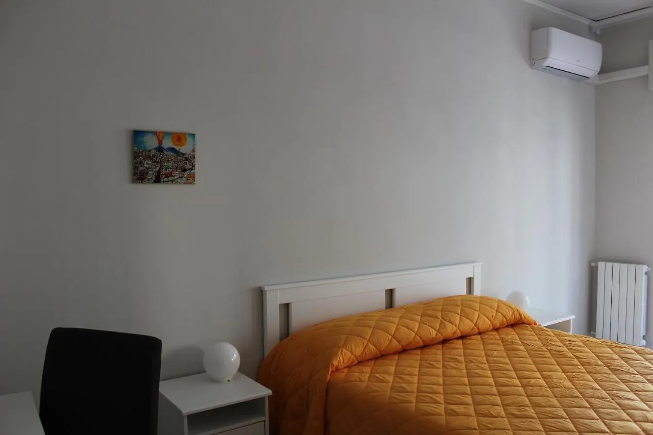 San Vitale House Napoli 0*,  Italia